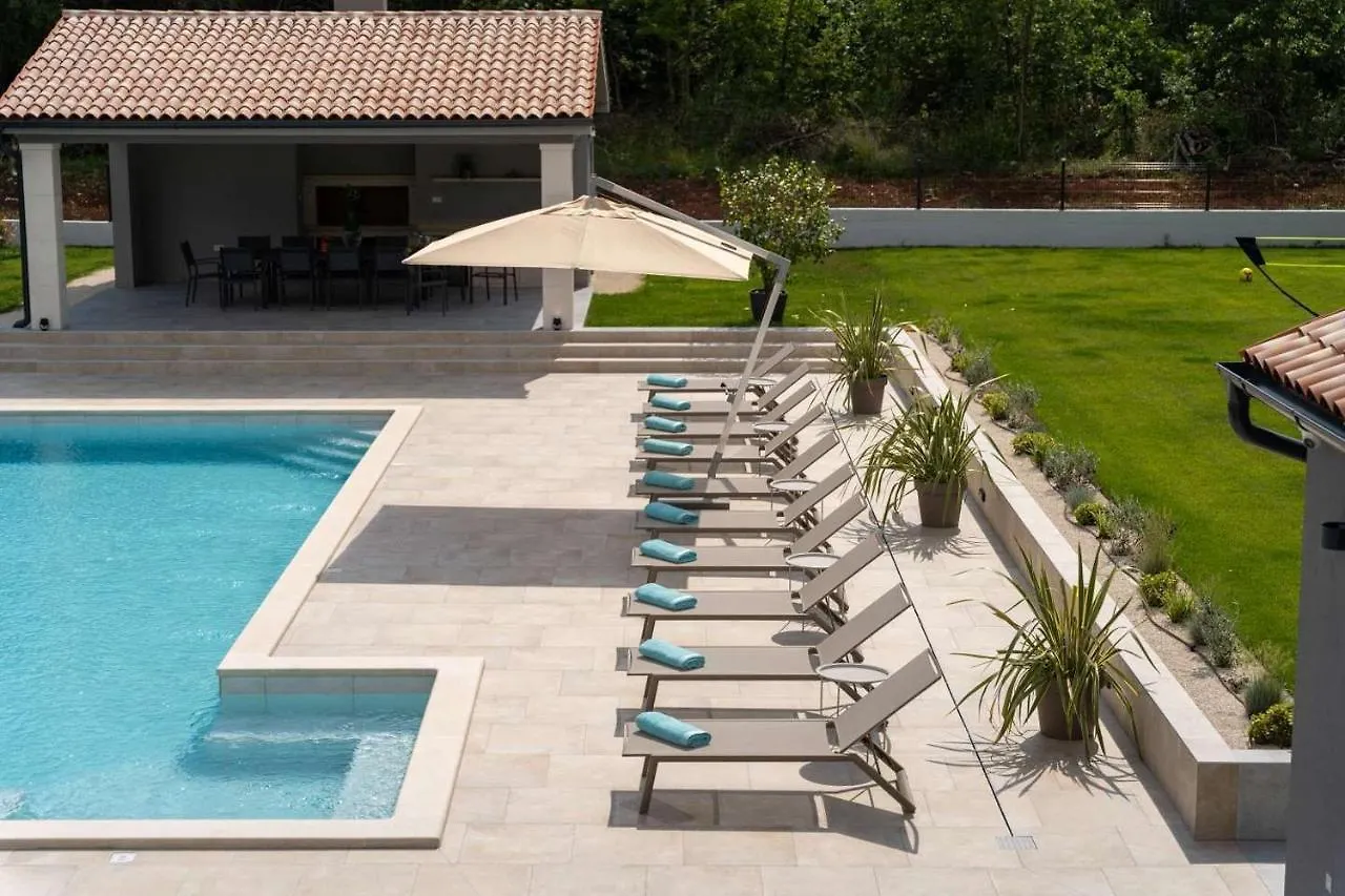Villa Tre Olive Grandici 0*,  Croatia