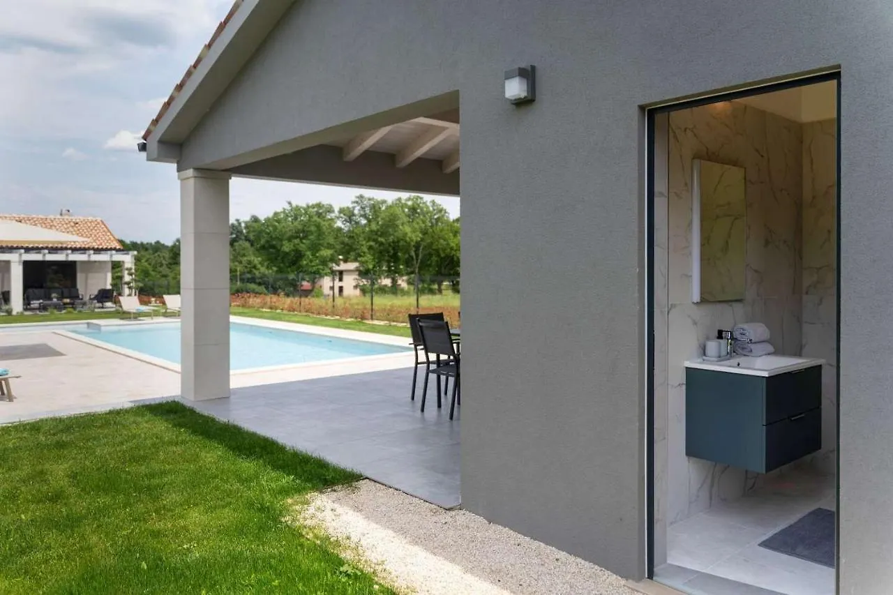 Villa Tre Olive Grandici 0*,  Croatia